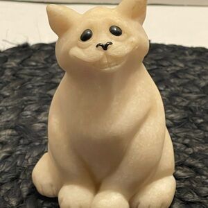 Adorable quarry’s critters Cream Cat Figurine